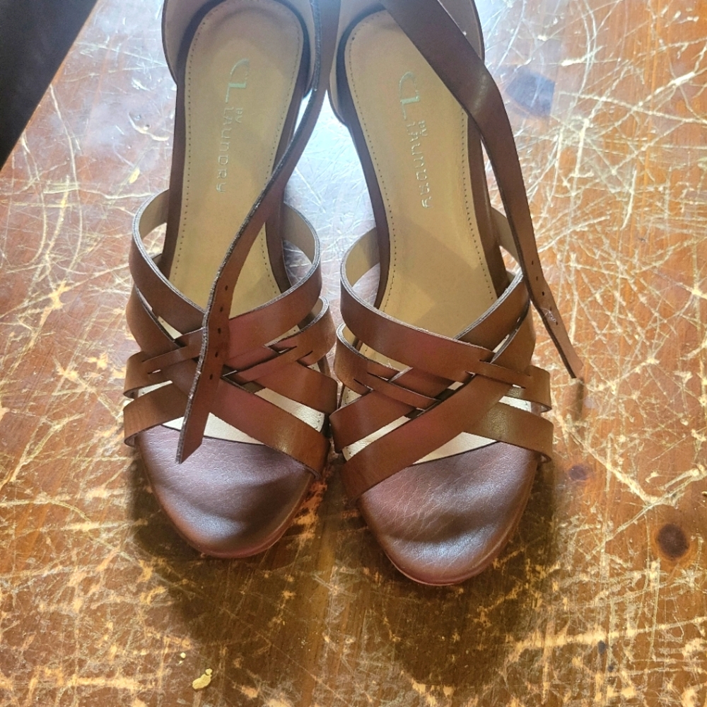Women's shoes